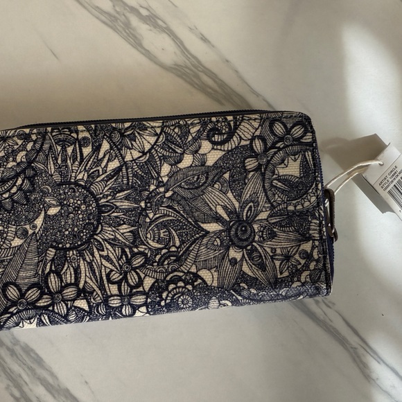 Sakroots Navy and Cream Floral Wallet - Picture 2 of 5